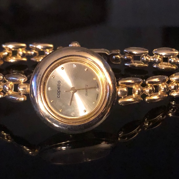 VTG Capezio Polished Gold Tone Women's Chain Link Round Face Quartz Wristwatch - Picture 3 of 8